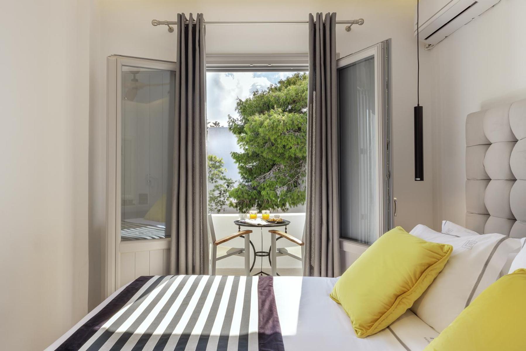 Kalisti Hotel & Suites Fira  Zewnętrze zdjęcie