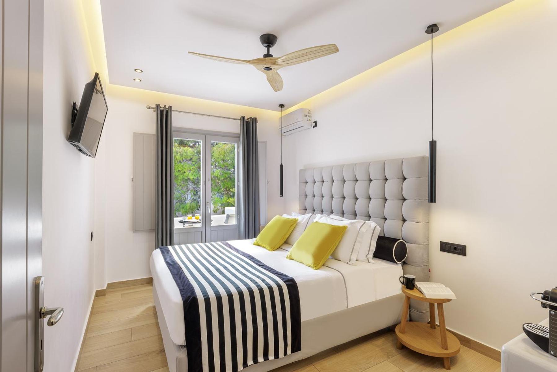 Kalisti Hotel & Suites Fira  Zewnętrze zdjęcie